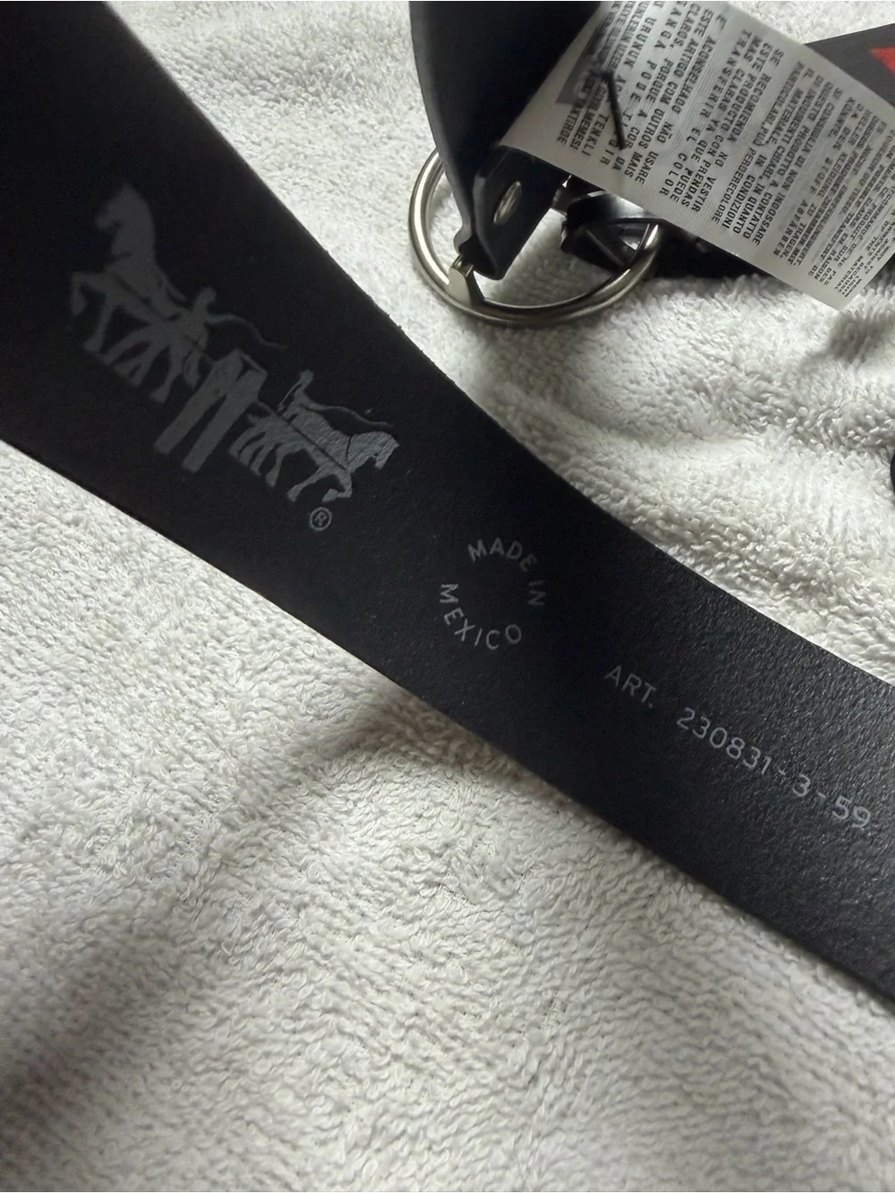 Levi's Men’s Black Bovine Leather Belt with Silver Buckle S New